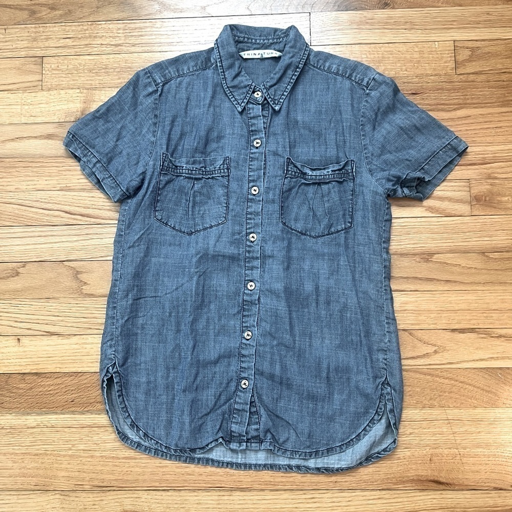 Trina Turk Chambray Button-Up Top | Women’s Size XS | Classic Casual Shirt